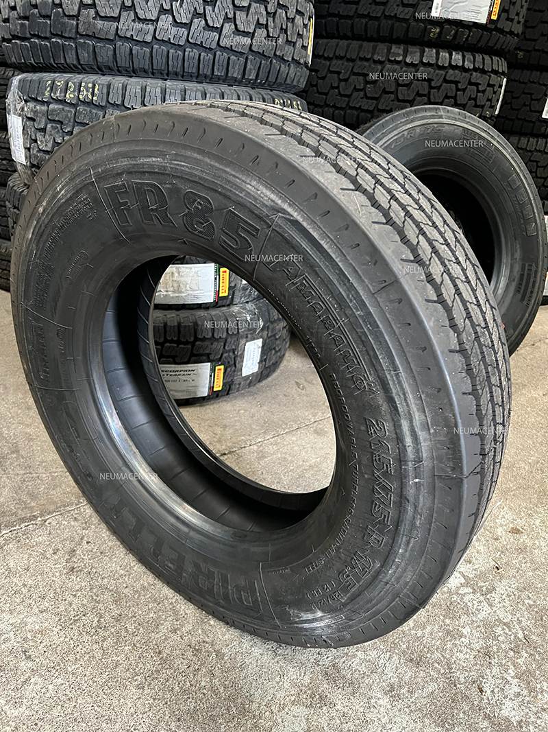 Pirelli 215/75 R17.5 126/124M FR:85 TL (Dirección) (12PR) - Imagen 2