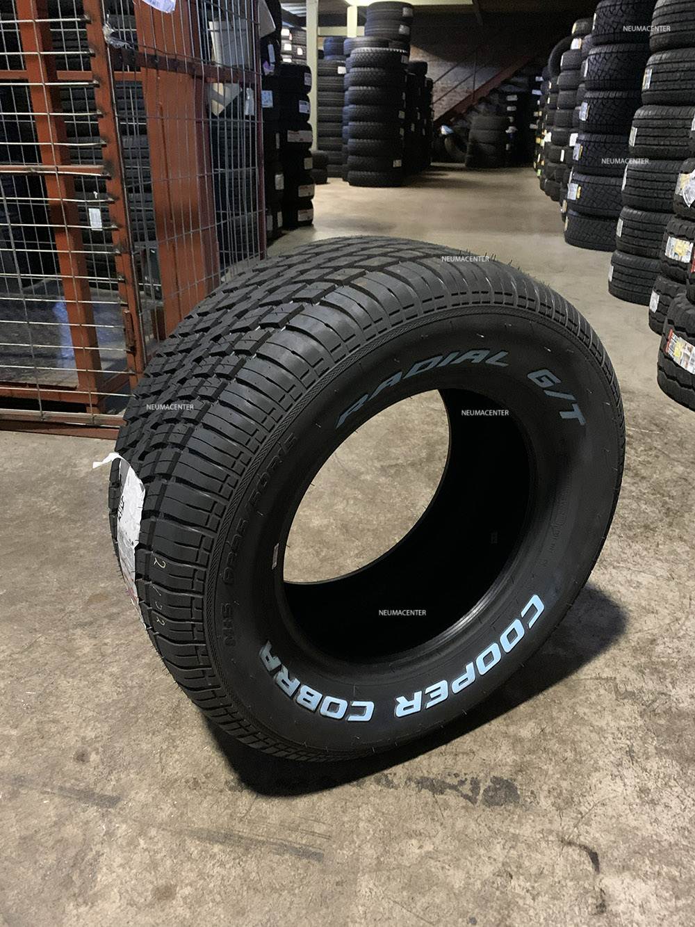 Cooper 235/60 R14 96T Cobra Radial GT - Imagen 2